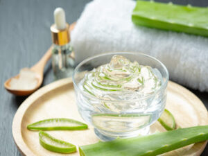 How to Use Aloe Vera Gel for Silky Hair