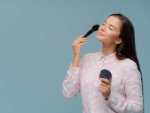 How to Get a Natural Blush on Your Cheeks