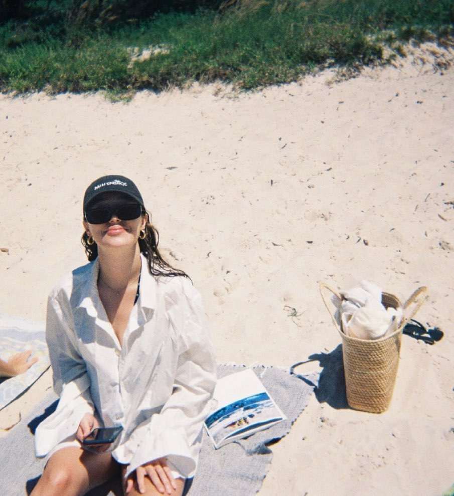 Alycia-Debnam-Carey-Beach