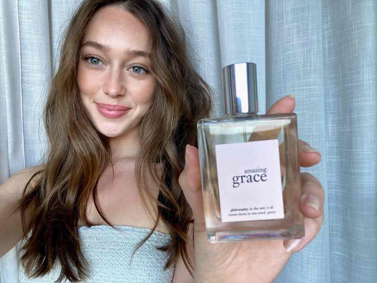 Alycia-Debnam-Carey-Perfume