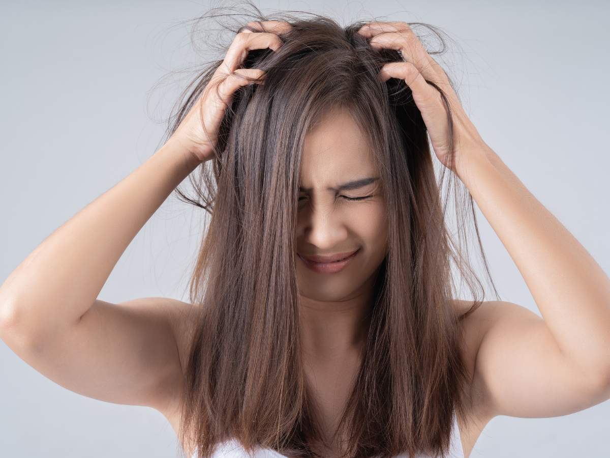 7 Best Essential Oils for Frizzy Hair